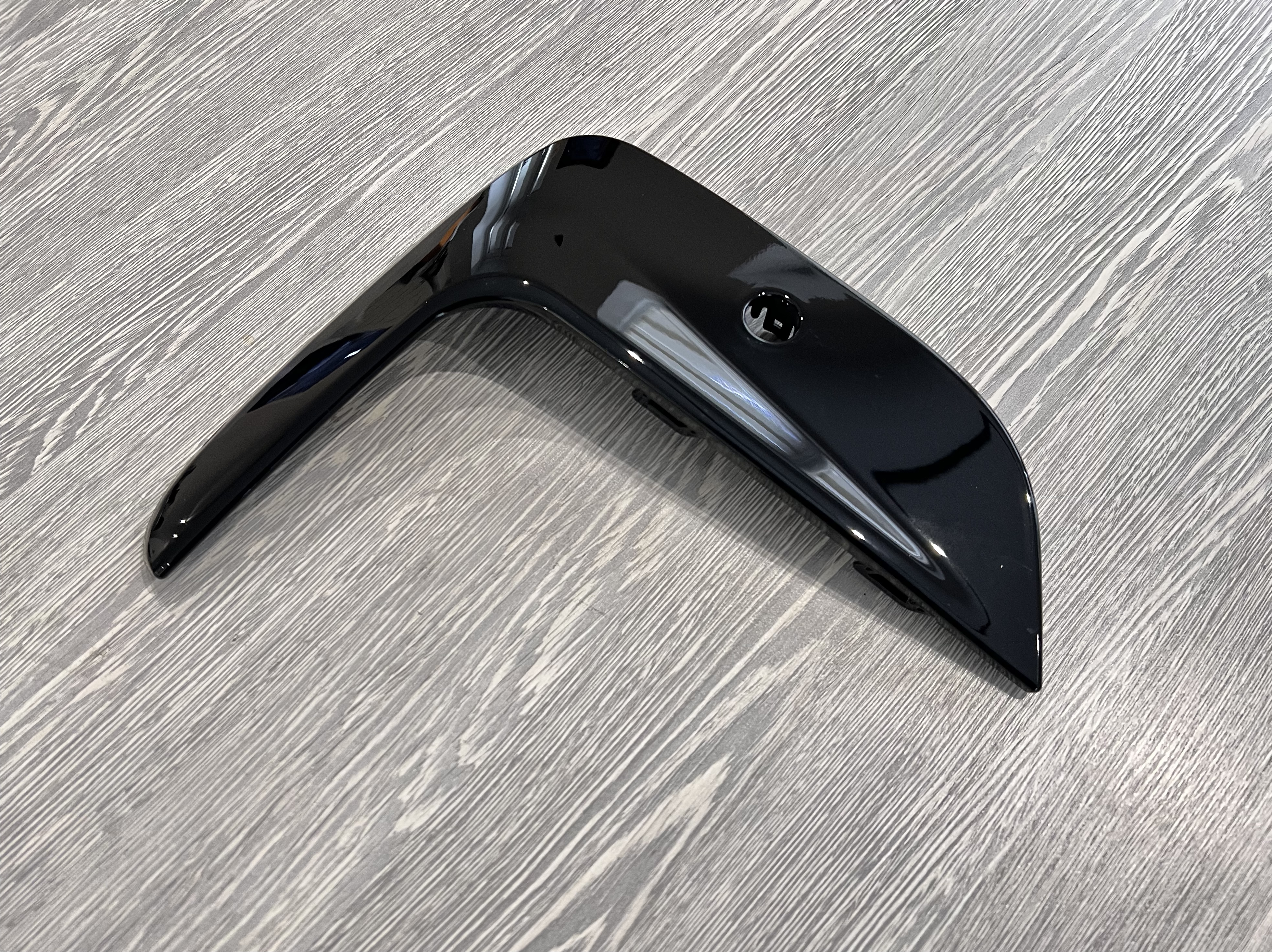 Права накладка решітки бампера М paket BMW 3 series G20 2017-2022 51118089208 2