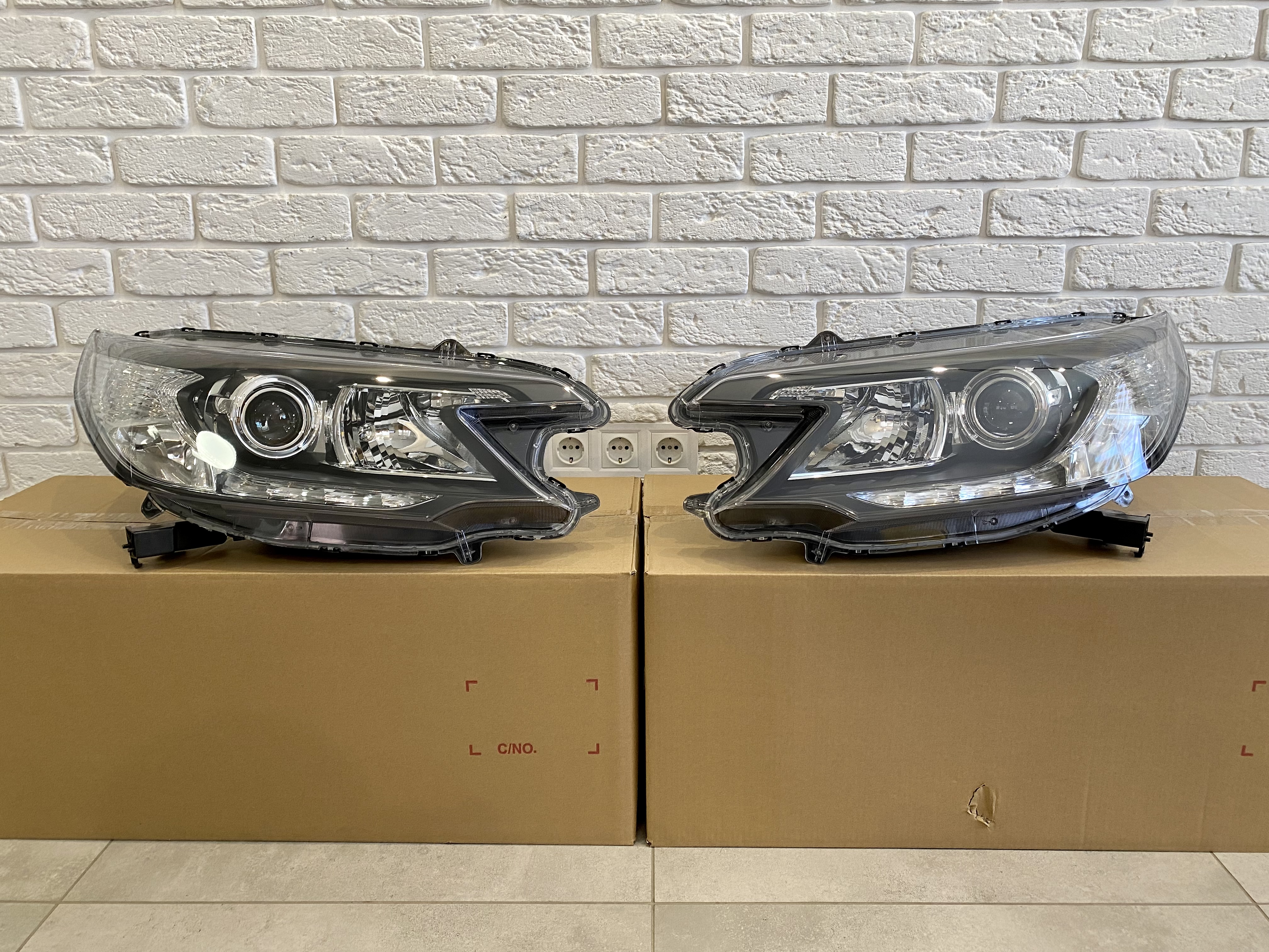 Фара права галоген Honda CR-V 4 2012-2014 2