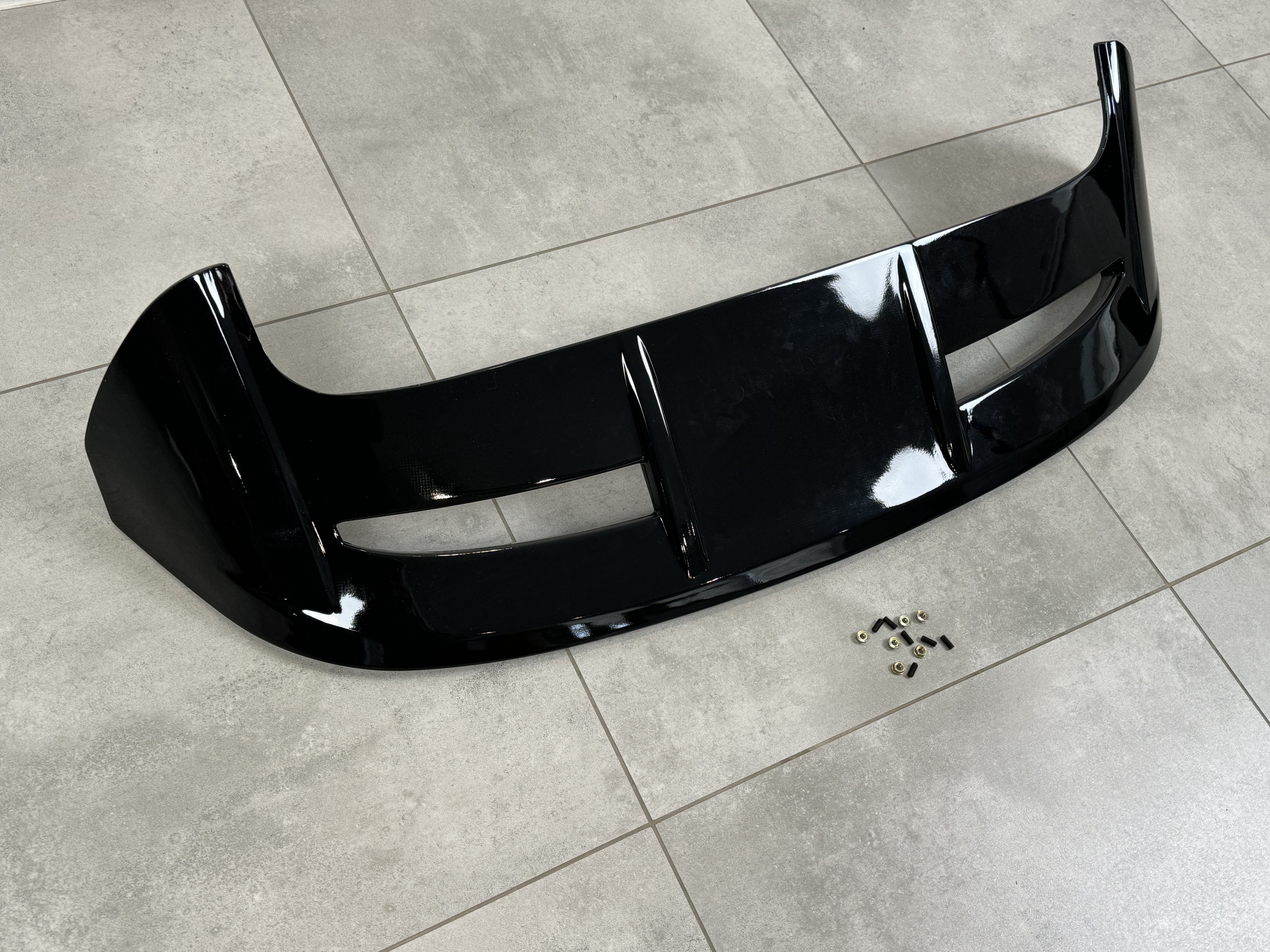 Спойлер козирок Ford Fiesta хетчбек 2011-2017, чорний глянець 4