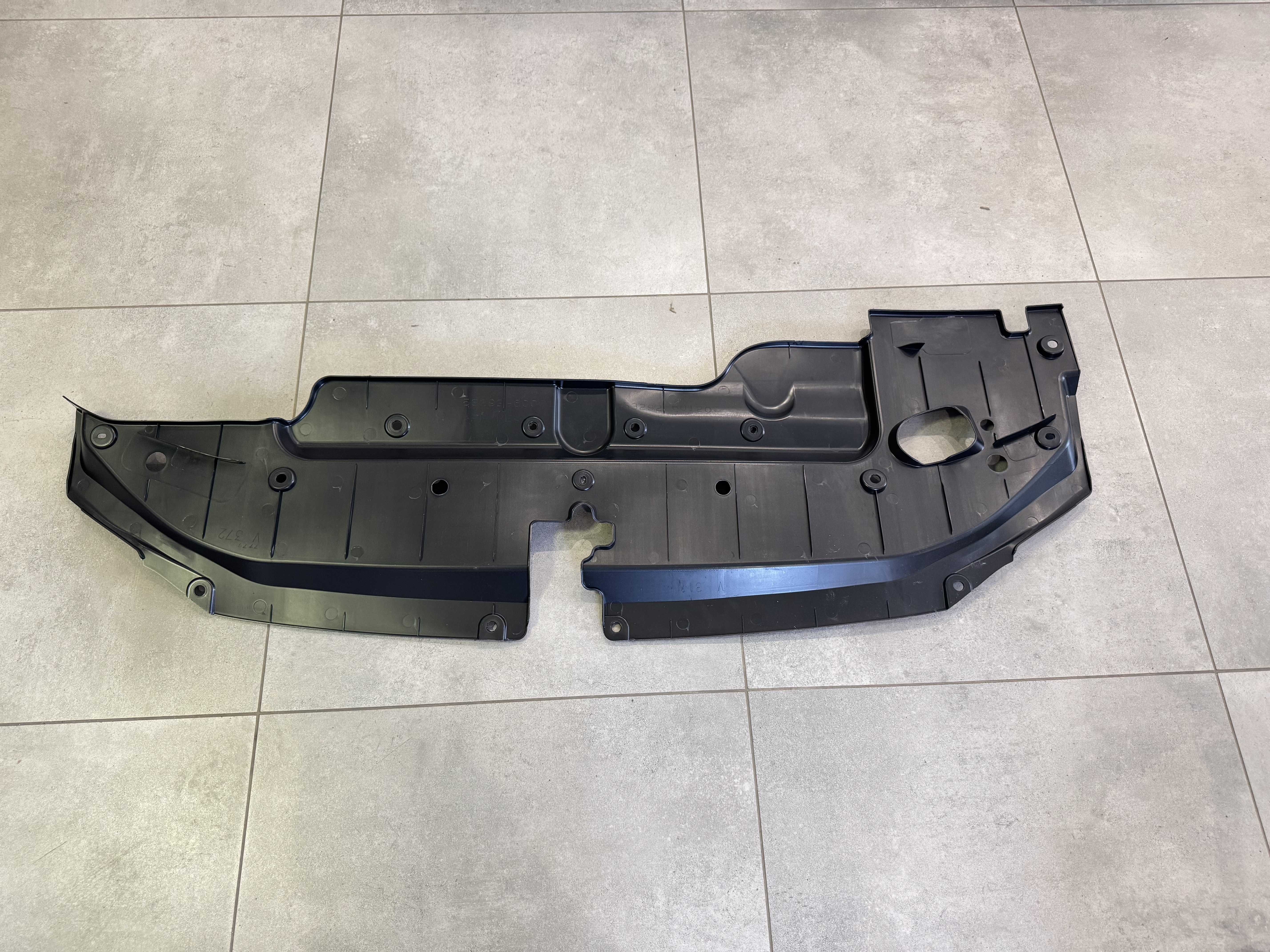 Накладка панелі замка капота Lexus GX460 2014-2019 5329260091 4