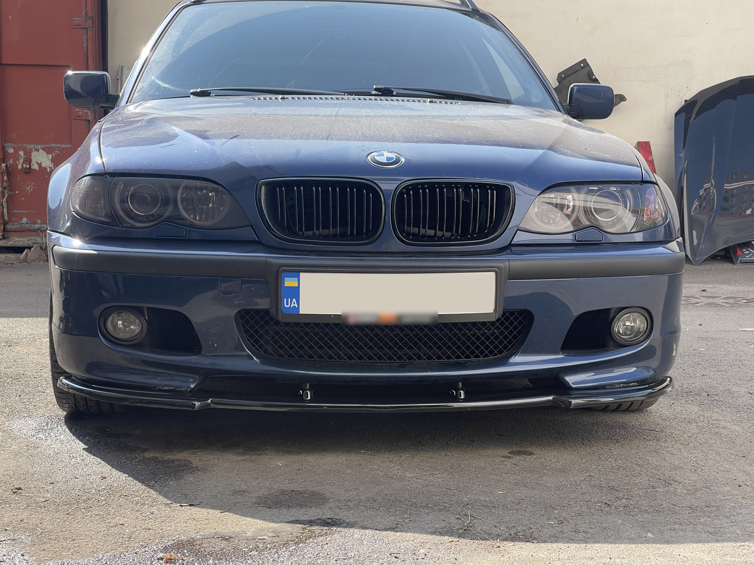 Передня Lip накладка V-1 (Для M Sport, чорний глянець)