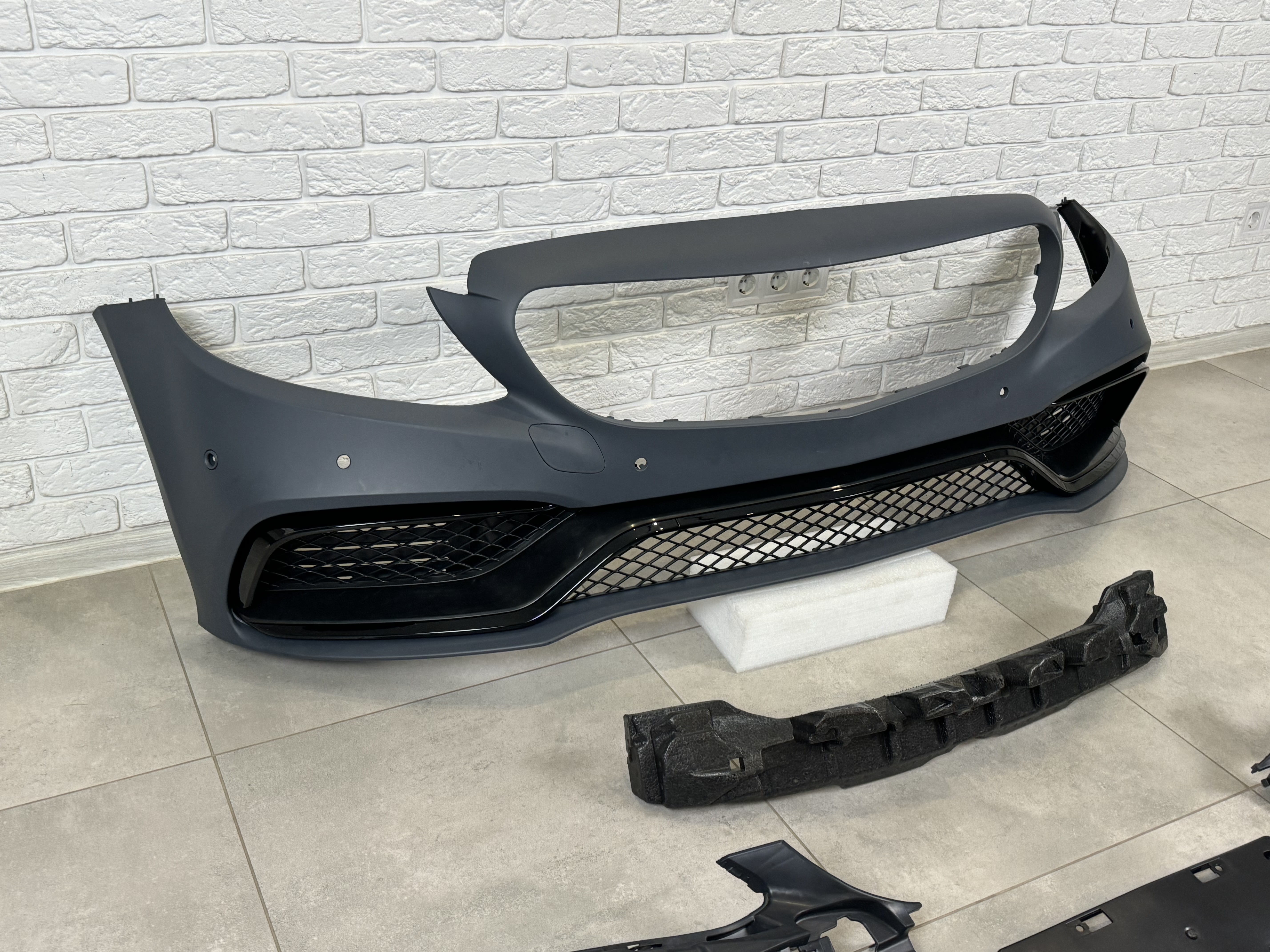 Бампер у зборі стиль AMG C63 Mercedes C-class W205 2014-2018 5