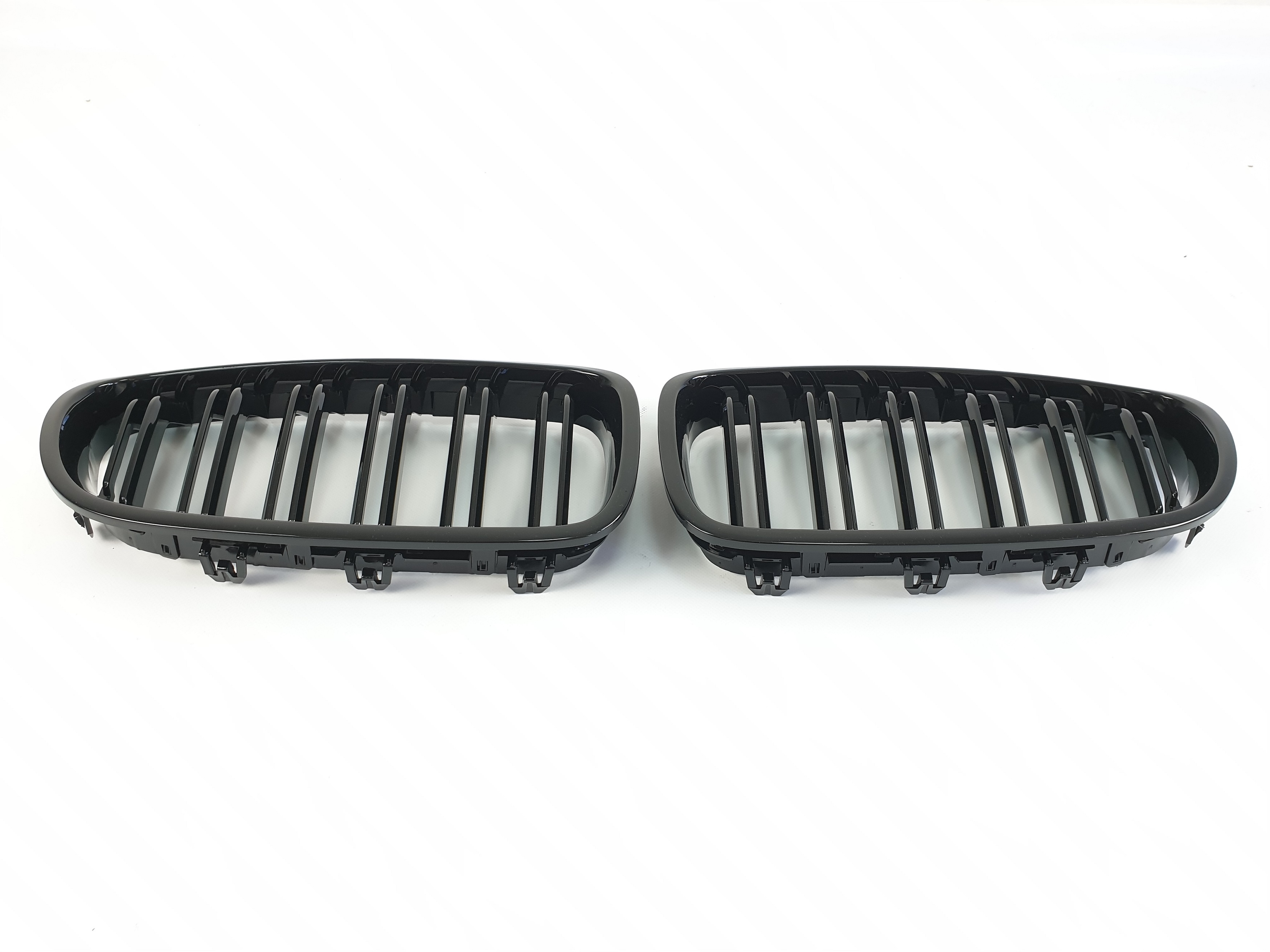 Ніздрі Чорний глянець (Подвійні M-Look) Китай на BMW 5 Series F10 / F11 2010-2017 року 2
