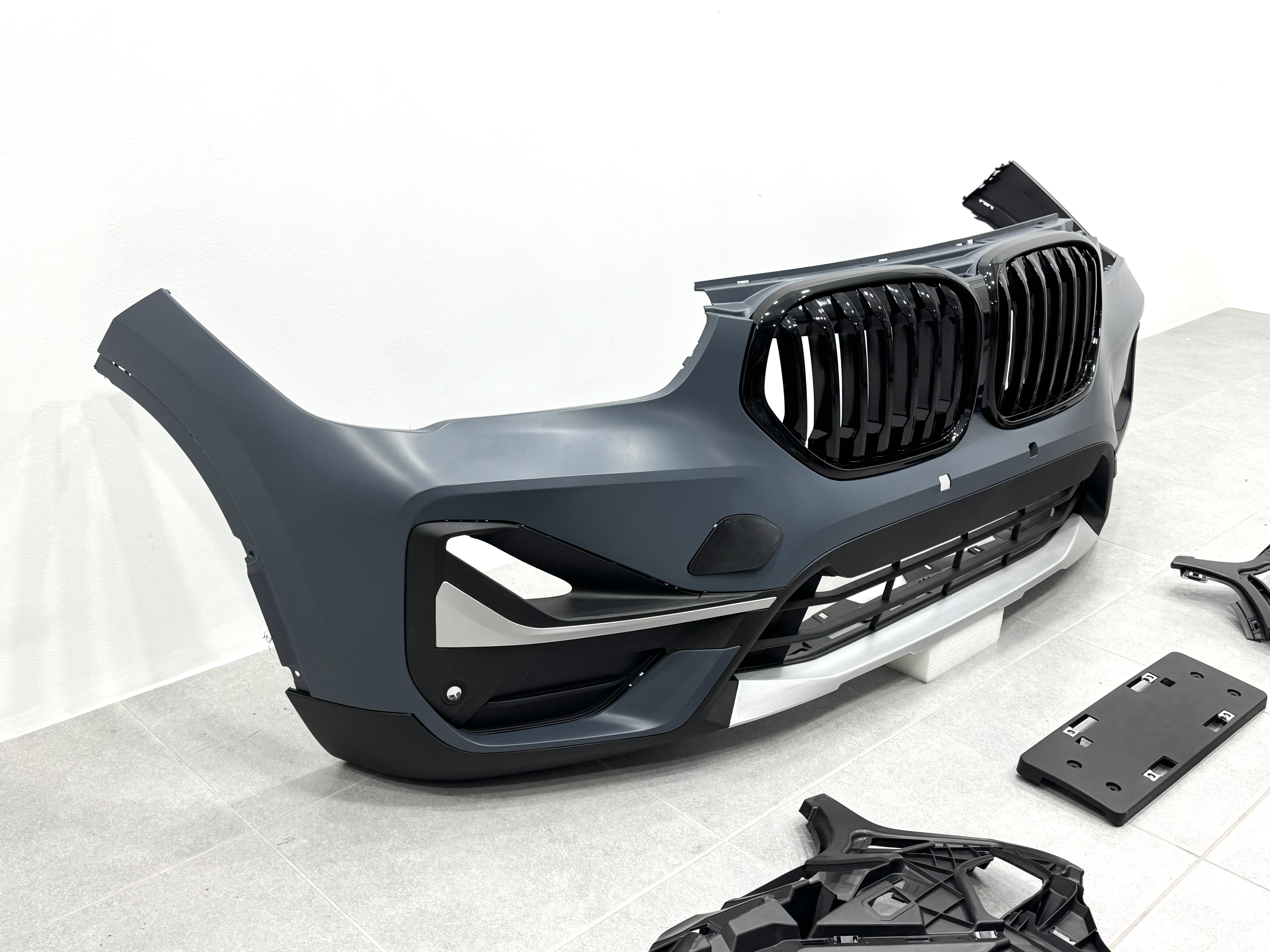 Передній бампер BMW X1 F48 2019-2022 6