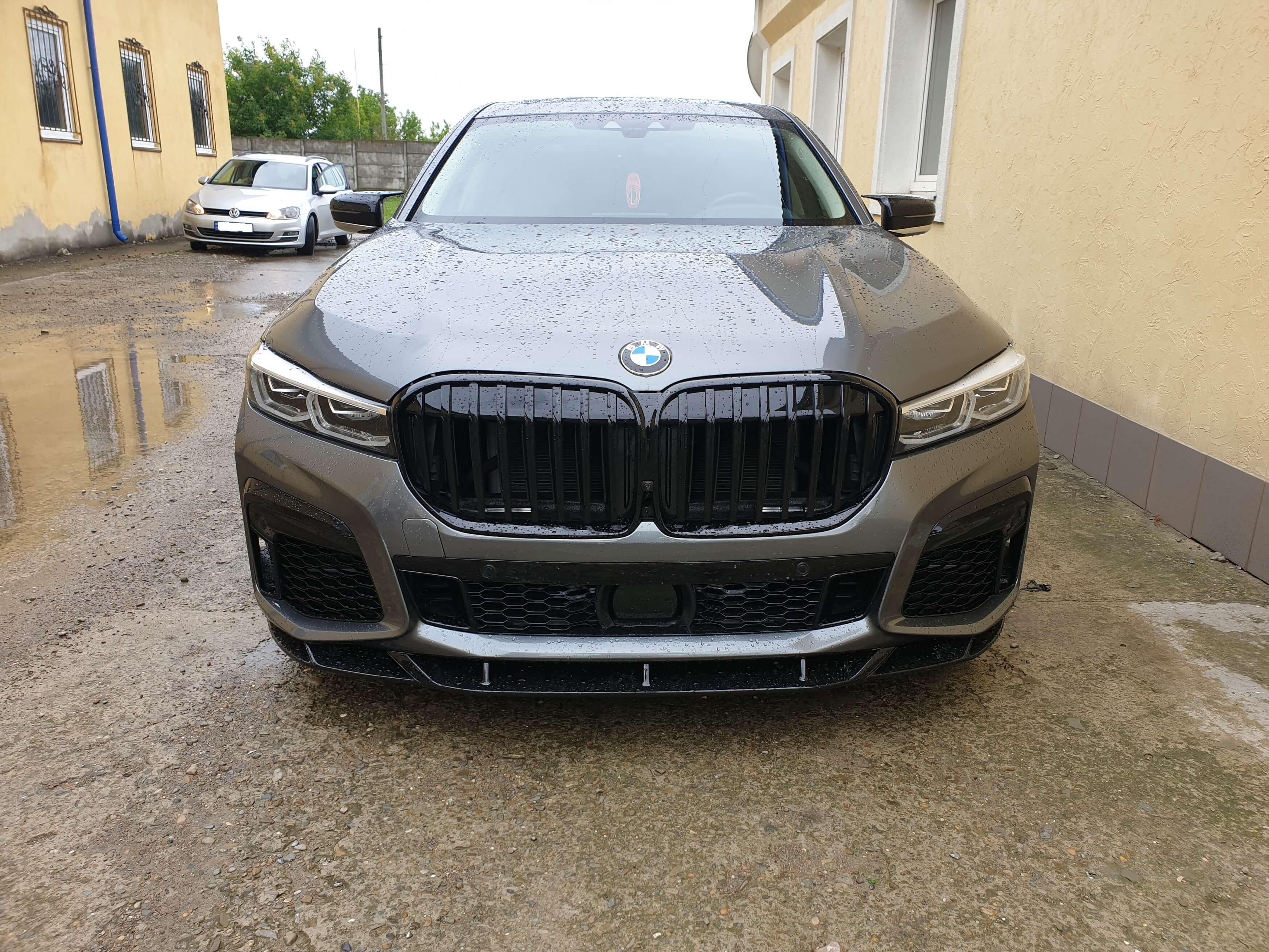 Губа (переднього бампера) Чорний глянець V1 на BMW 7 Series G11 / G12 2019-2023 року 6