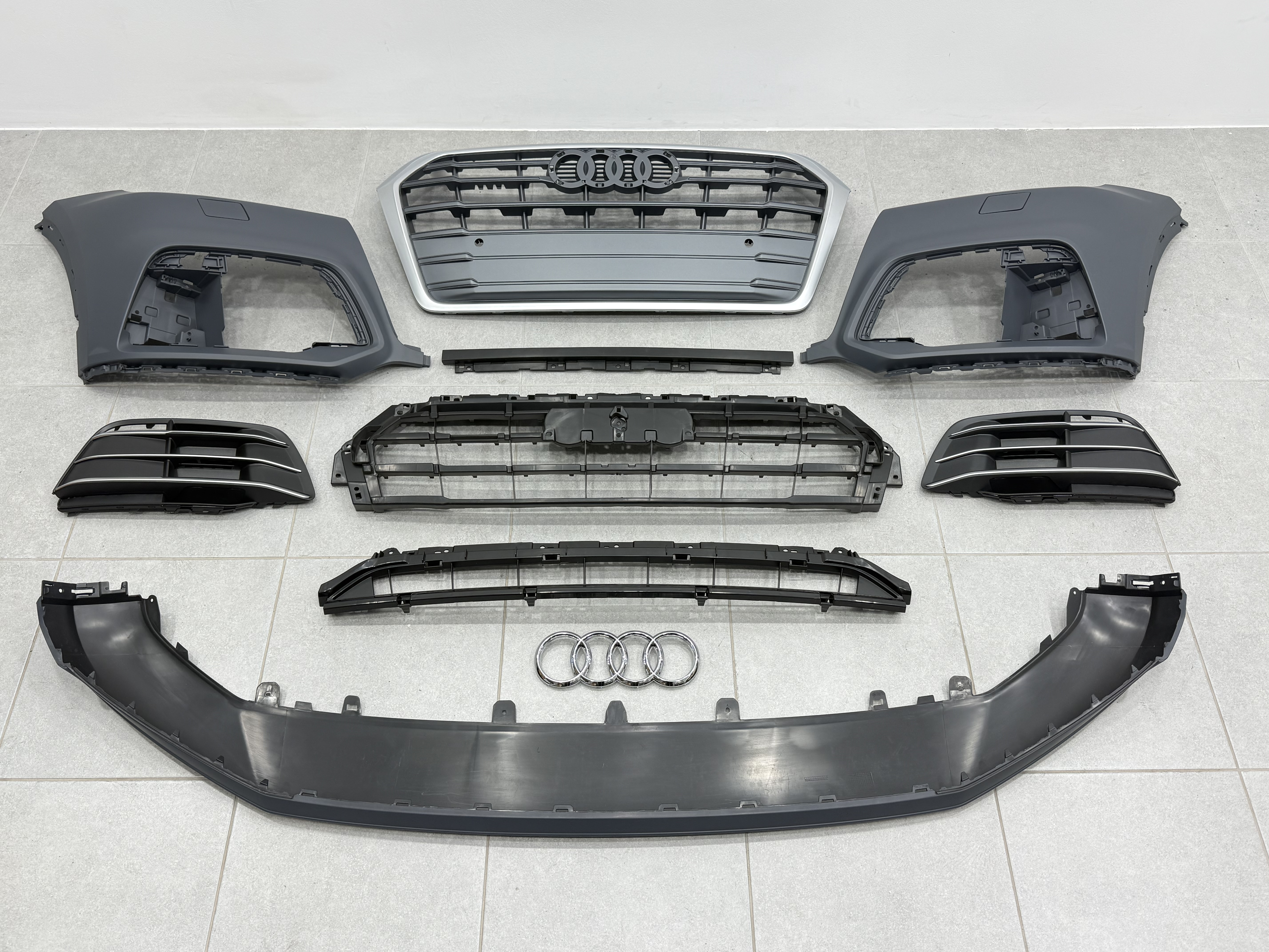 Бампер передній у зборі S-Line для Audi Q5 2017-2020 2