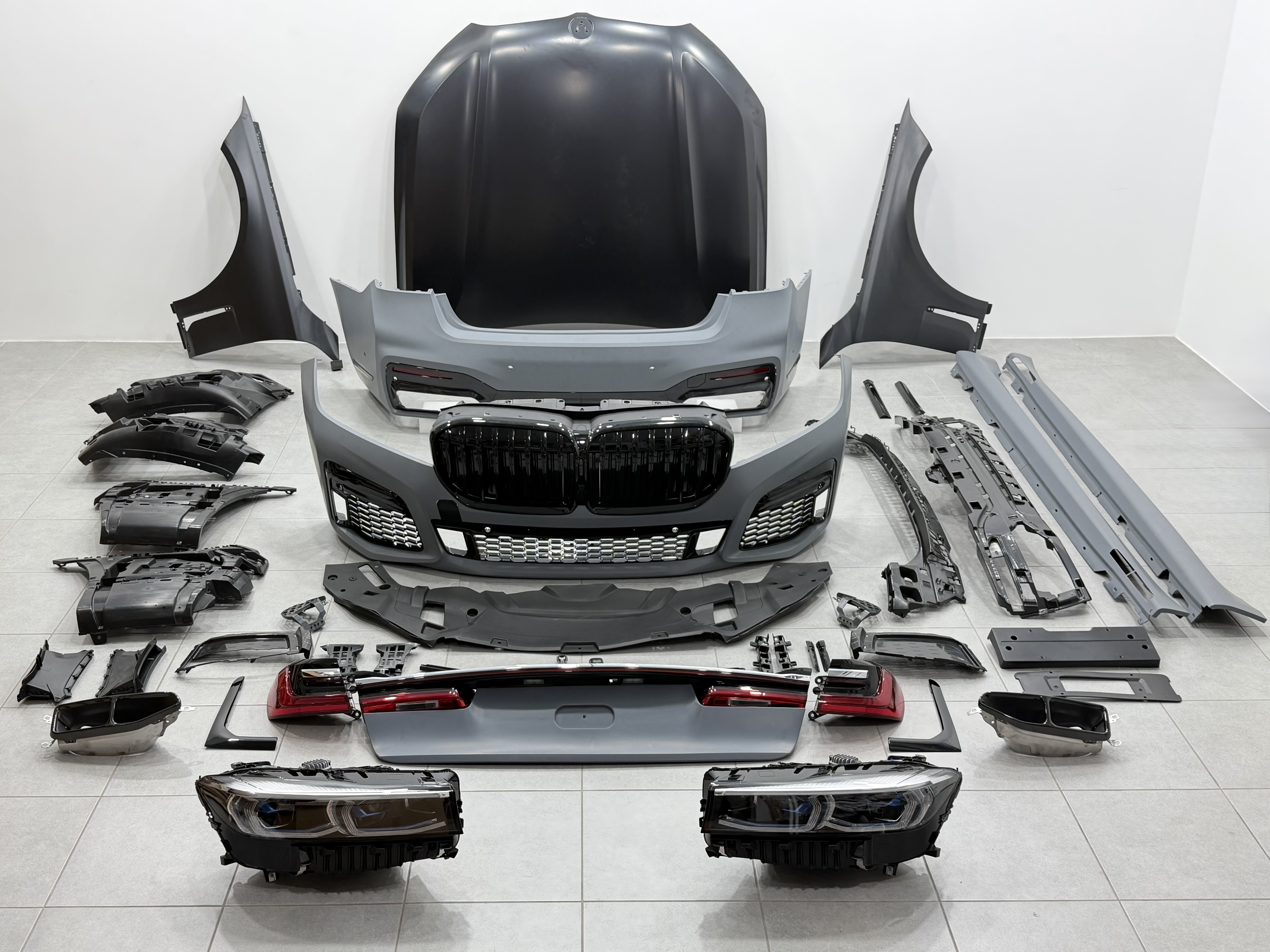 Комплект обвісу рестайлінг M760 BLACK LCI 2019+ для BMW 7 series G12 2015-2019 3