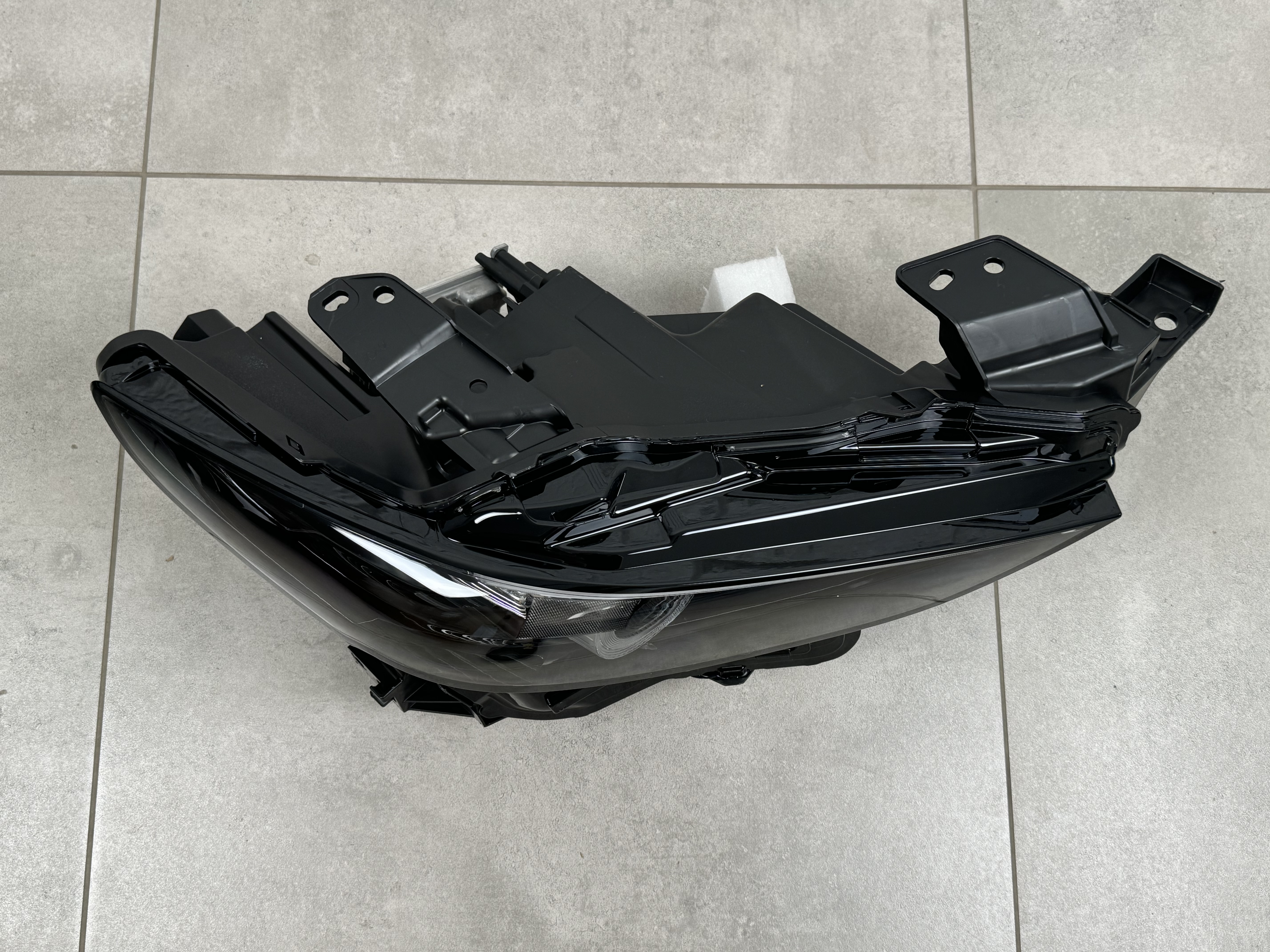 Права фара Full LED Mazda 3 BP 2019+ 4