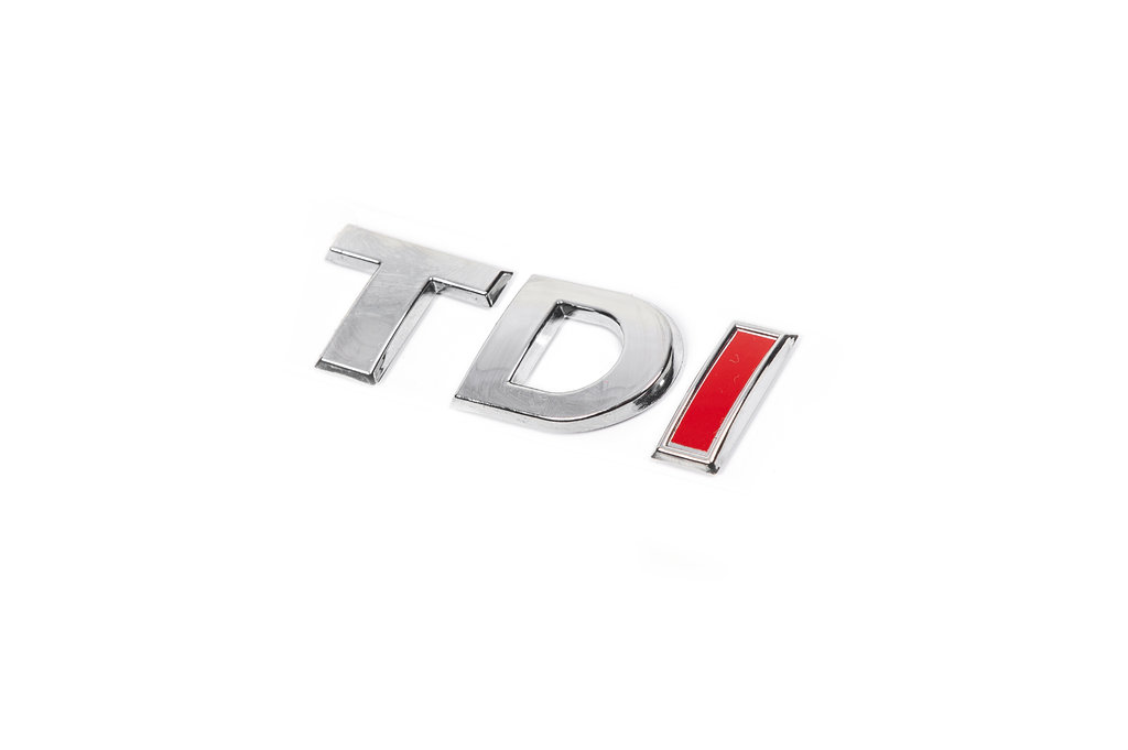 Напис TDI (косою шрифт) T - хром, DI - червона 4