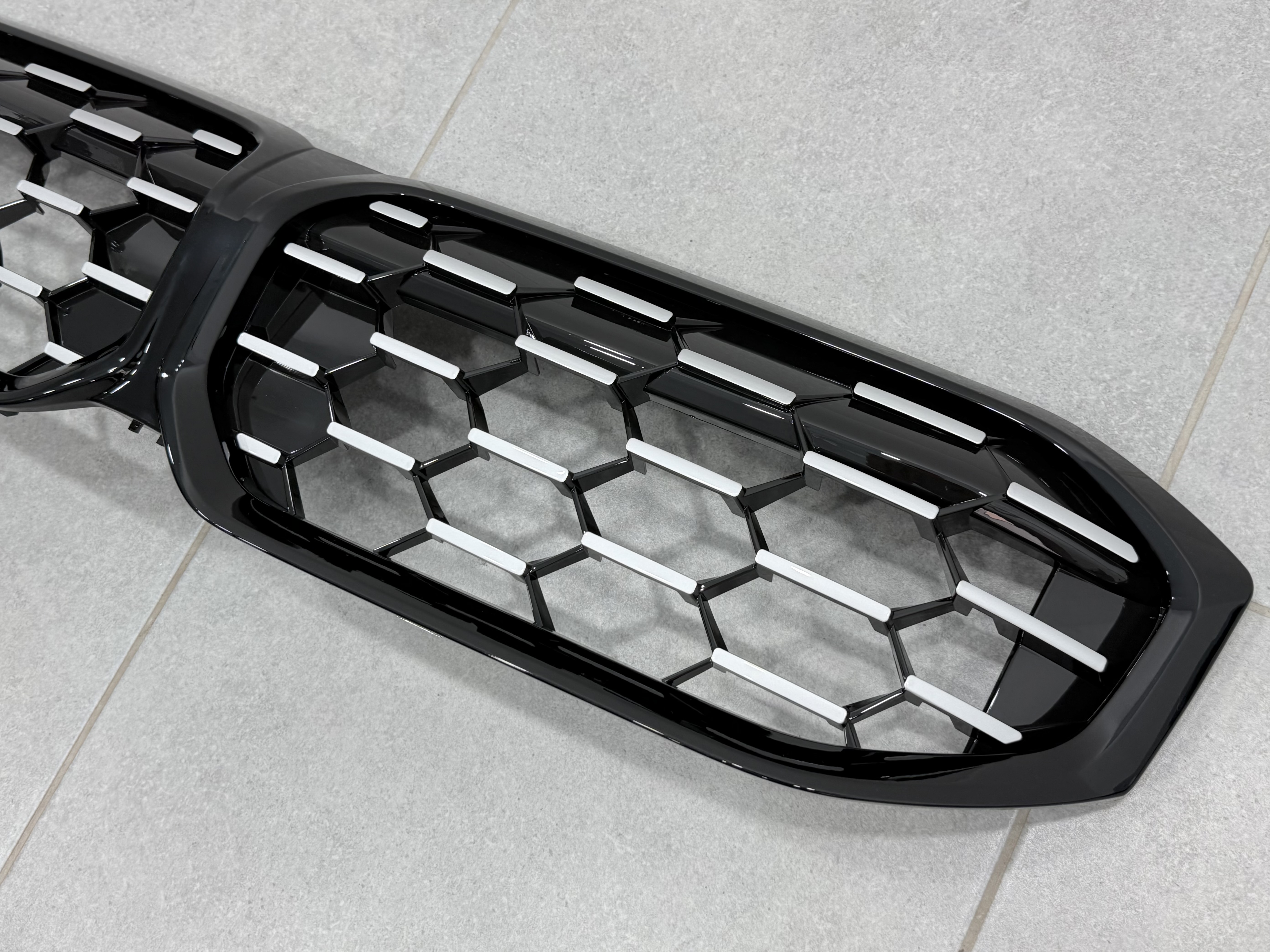 Решітка радіатора соти Black / Silver BMW 3 series G20 G21 рестайлінг 2022+ 51135A357F9 6