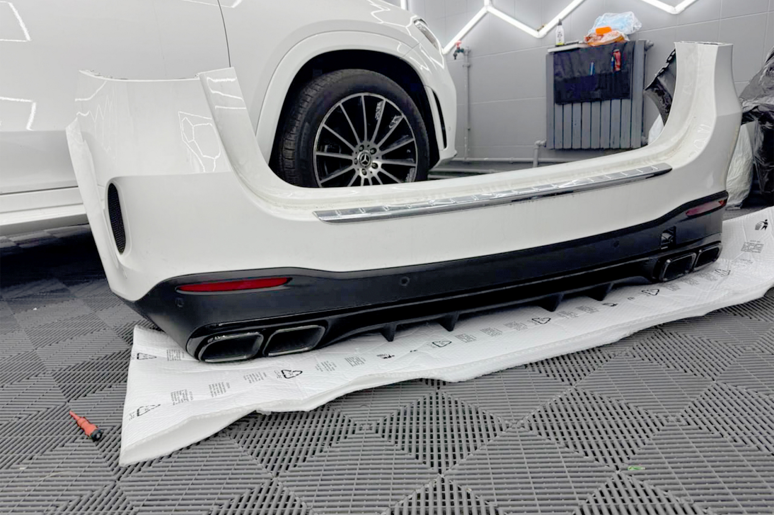 Задній дифузор з насадками GLE63 Black (2018-2026) 3